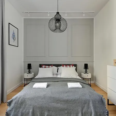 Grand - Two Bedroom, 6 Person Center * Zoppot