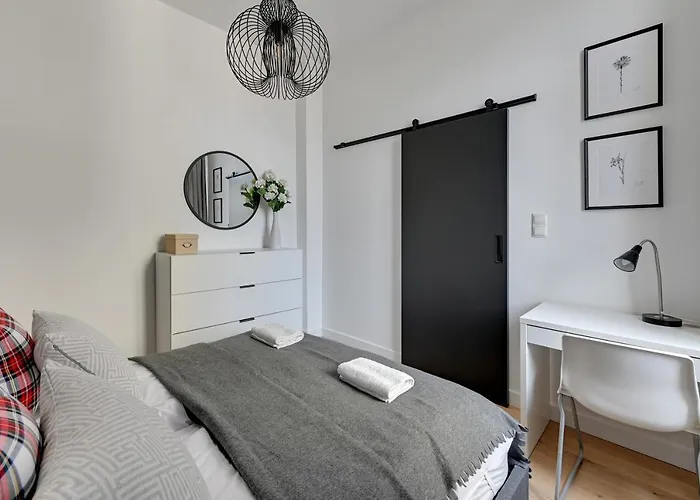 아파트 Grand - Two Bedroom, 6 Person Center 소포트